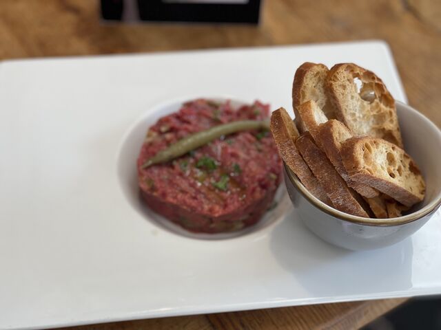 Steak tàrtar tallada a ganivet 