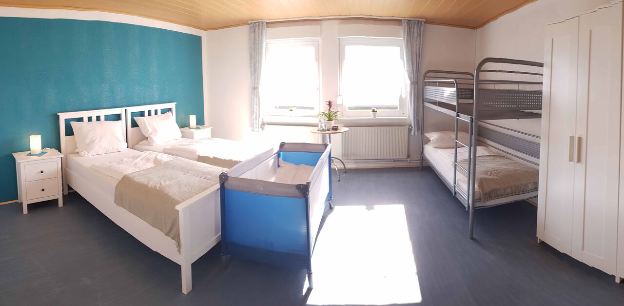 MEHRBETT- / FAMILIENZIMMER 3