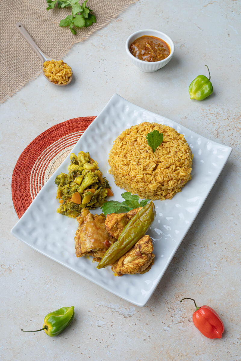 Riz pilao aux émincés de poulet ou à la viande accompagné de ses légumes de saison à partir de 16€90