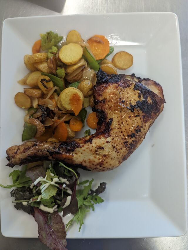 Cuisse de poulet et légumes croquants 
