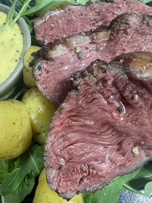 La Picanha de Boeuf, Béarnaise Maison et Pommes de Terre Grenaille