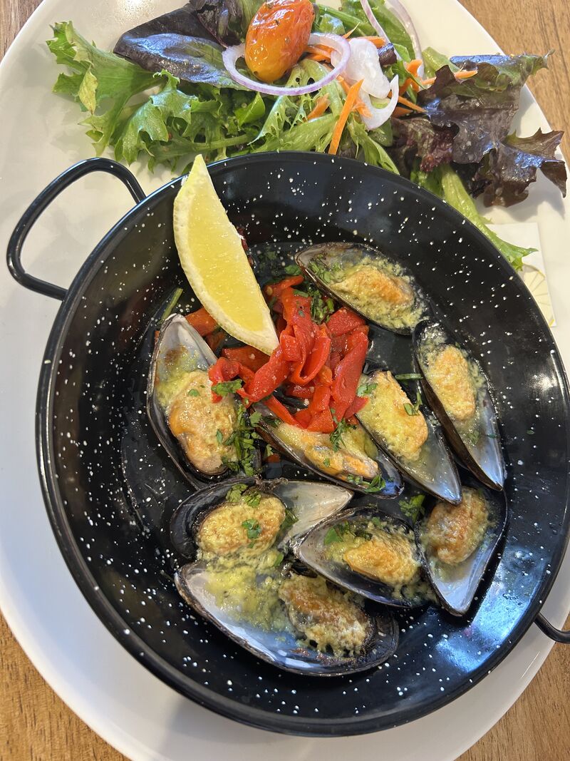 Moules Gratinées à l' Aïoli