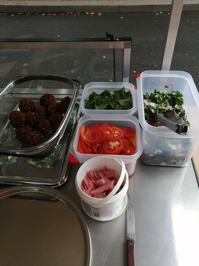 Un Falafel Authentique par sa garniture