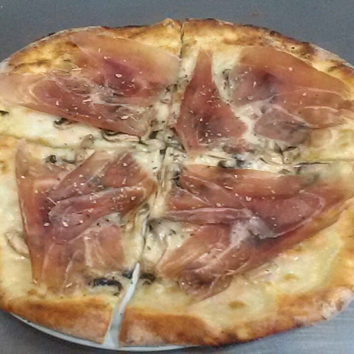 Ecco una stupenda #Biancaneve con Funghi Freschi e Prosciutto Crudo ?? Buon Appetito ? ??
