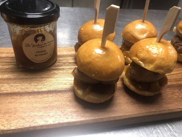 Burger foie gras poêlé mangue 