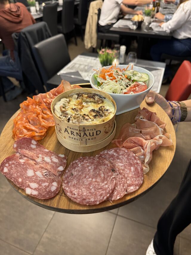 Le fromage M’ont d or et sa charcuterie