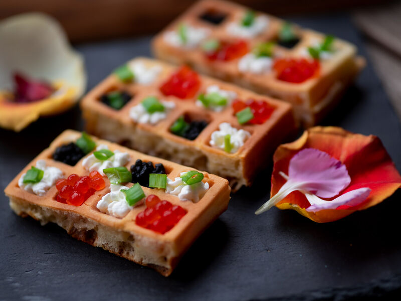 Mini goferki / kawior / ricotta / szczypior