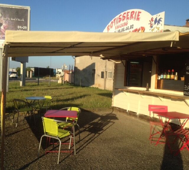 RÔTISSERIE / SNACKING
Vente à emporter ou sur place dès les beaux jours !!!
N'hésitez pas commander ...