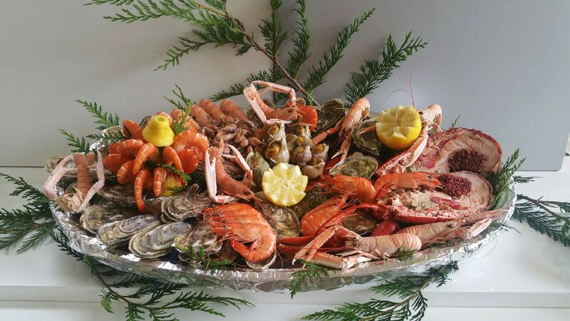 Vous recevez pour les fêtes, pensez à nos plateaux de Fruits de Mer. Produits frais et de bonne qualité. Uniquement sur commande