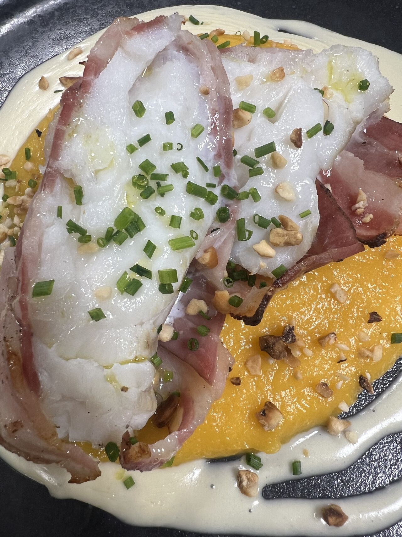 Le Dos de Cabillaud au Lard, Crème de Chaource, Mousseline de Butternut et Noisettes Torréfiées