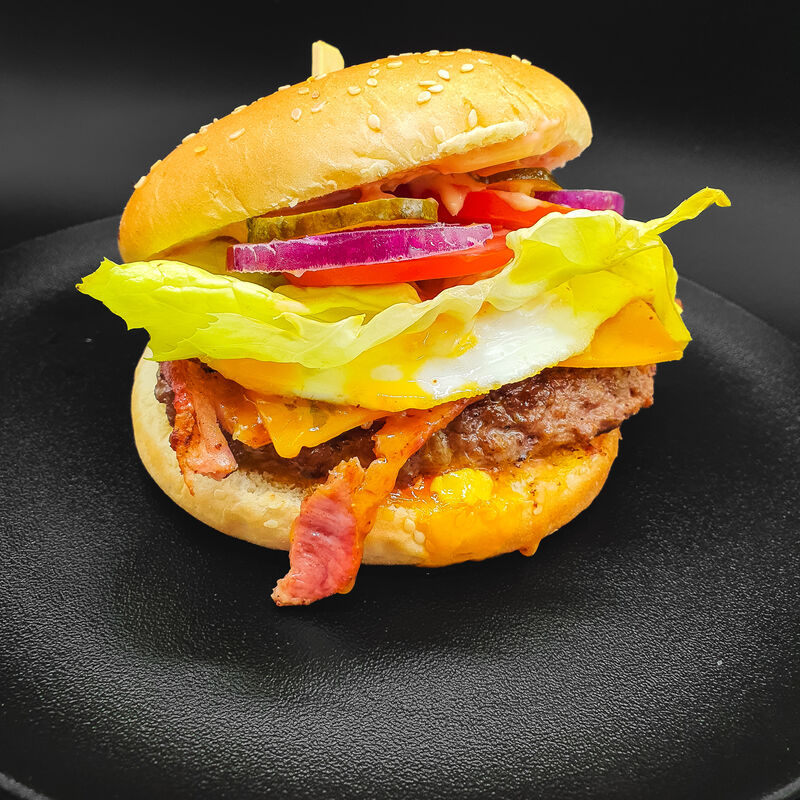 CHEESEBURGER DE VITA CU BACON SI OU