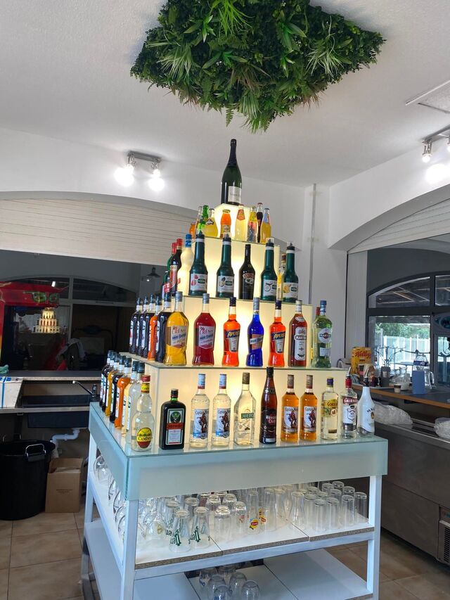 Un nouveau bar pour une nouvelle aventure. Rendez-vous sur nos réseaux sociaux pour voir la progression des travaux !! 