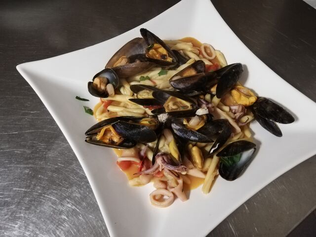 strozzapreti con fagioli e cozze
