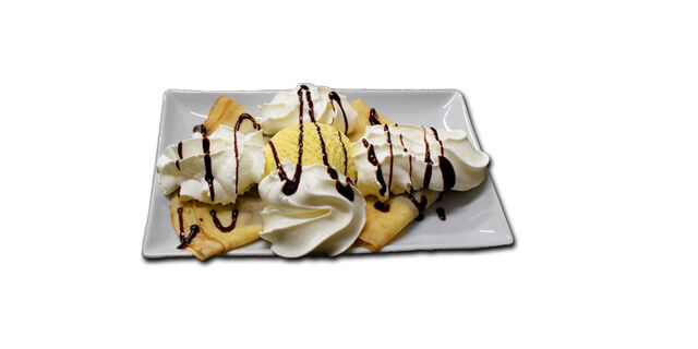 Mogyorókrémes palacsinta vanília fagylalttal / Hazelnut cream stuffed pancakes with vanilla ice cream