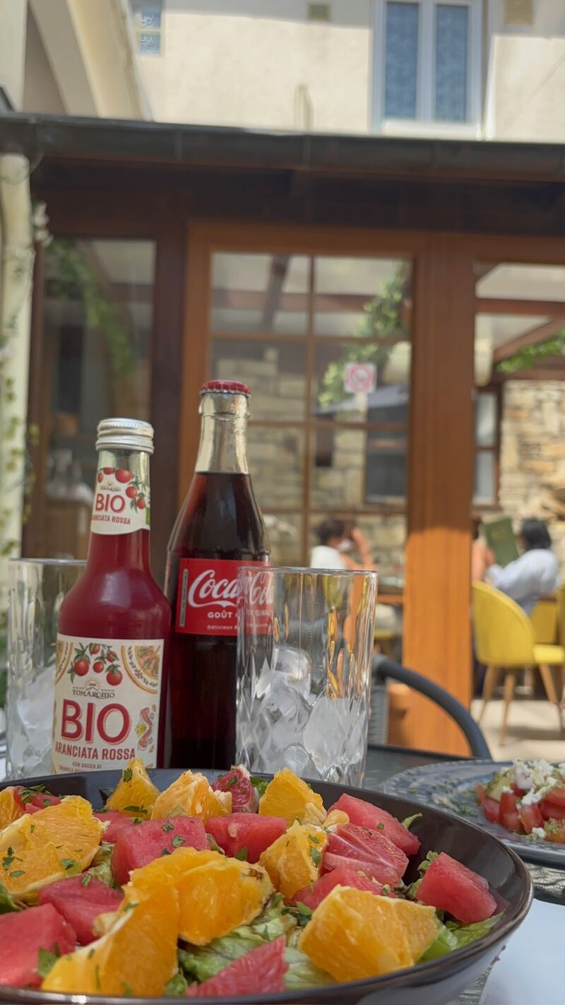 Venez dégustez notre nouvelle carté d'été sur notre terrasse extérieur 