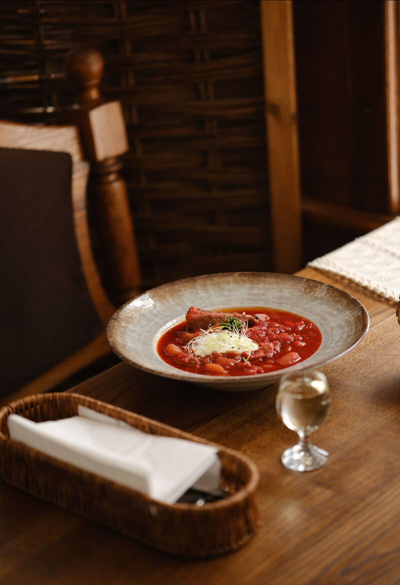 Tradycyjny barszcz na żeberkach wieprzowych