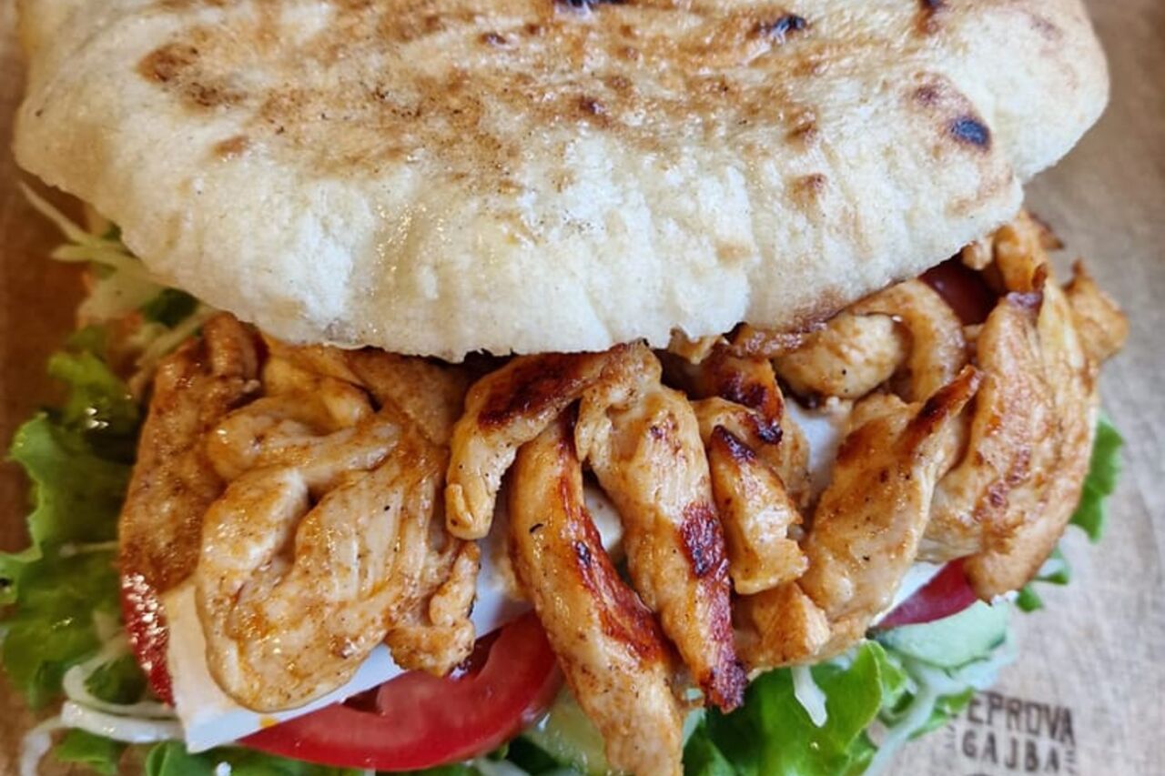 GRILL PILETINA U LEPINJI