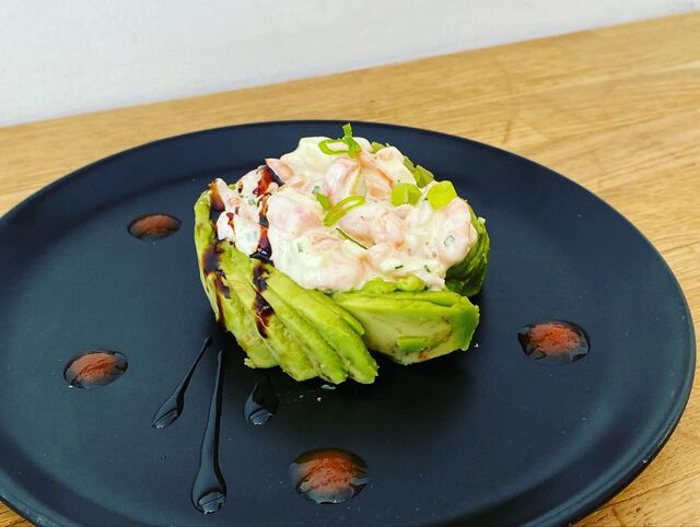 Émincé d’avocat et ces crevettes acidulées 