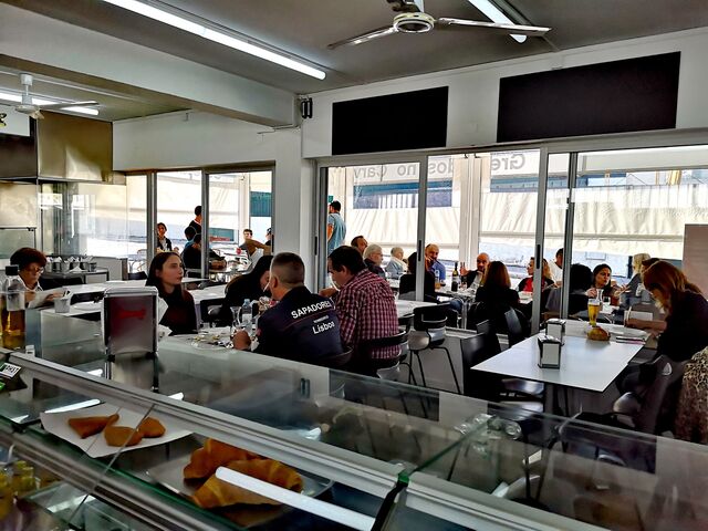 Há muito espaço e vontade de vos receber e servir.