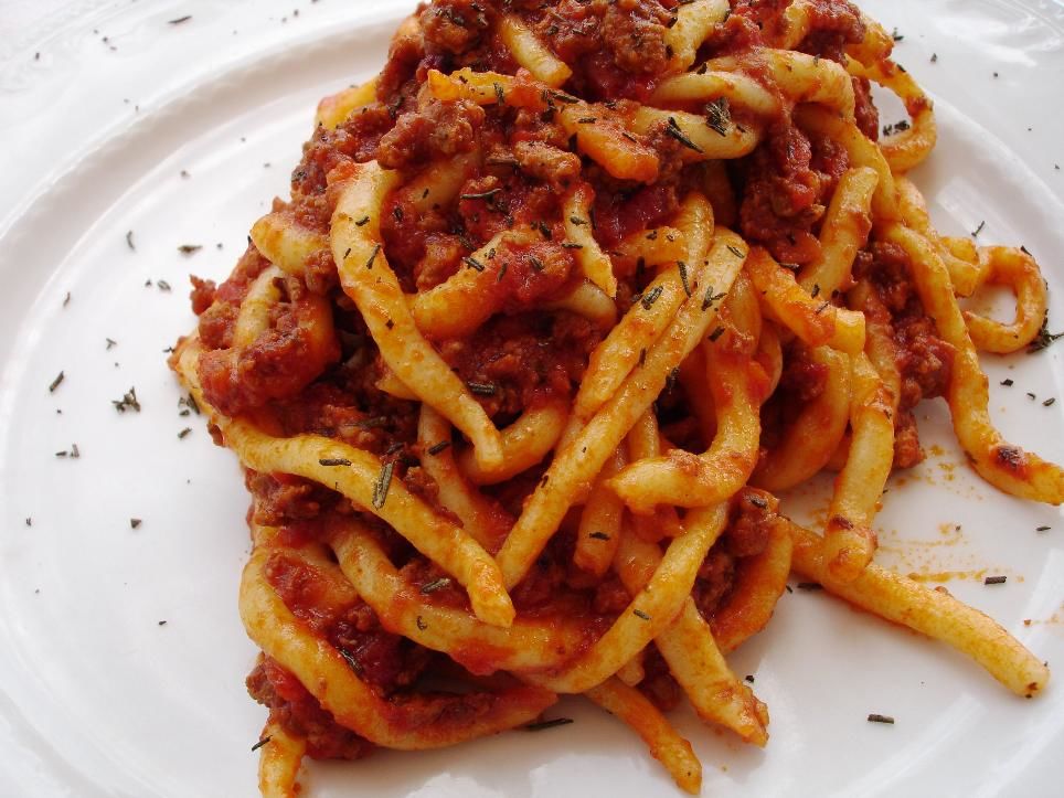 pici al ragù di cinghiale .