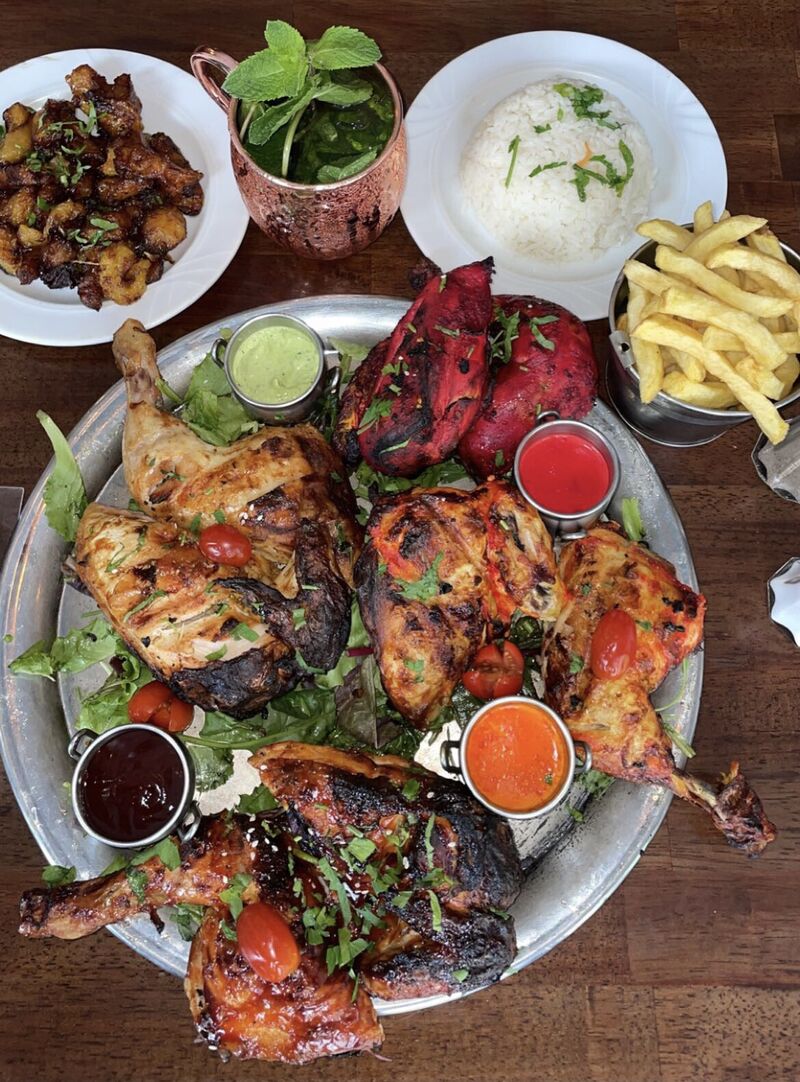 Venez vous régaler et découvrir les différentes saveurs de nos poulets braisés !