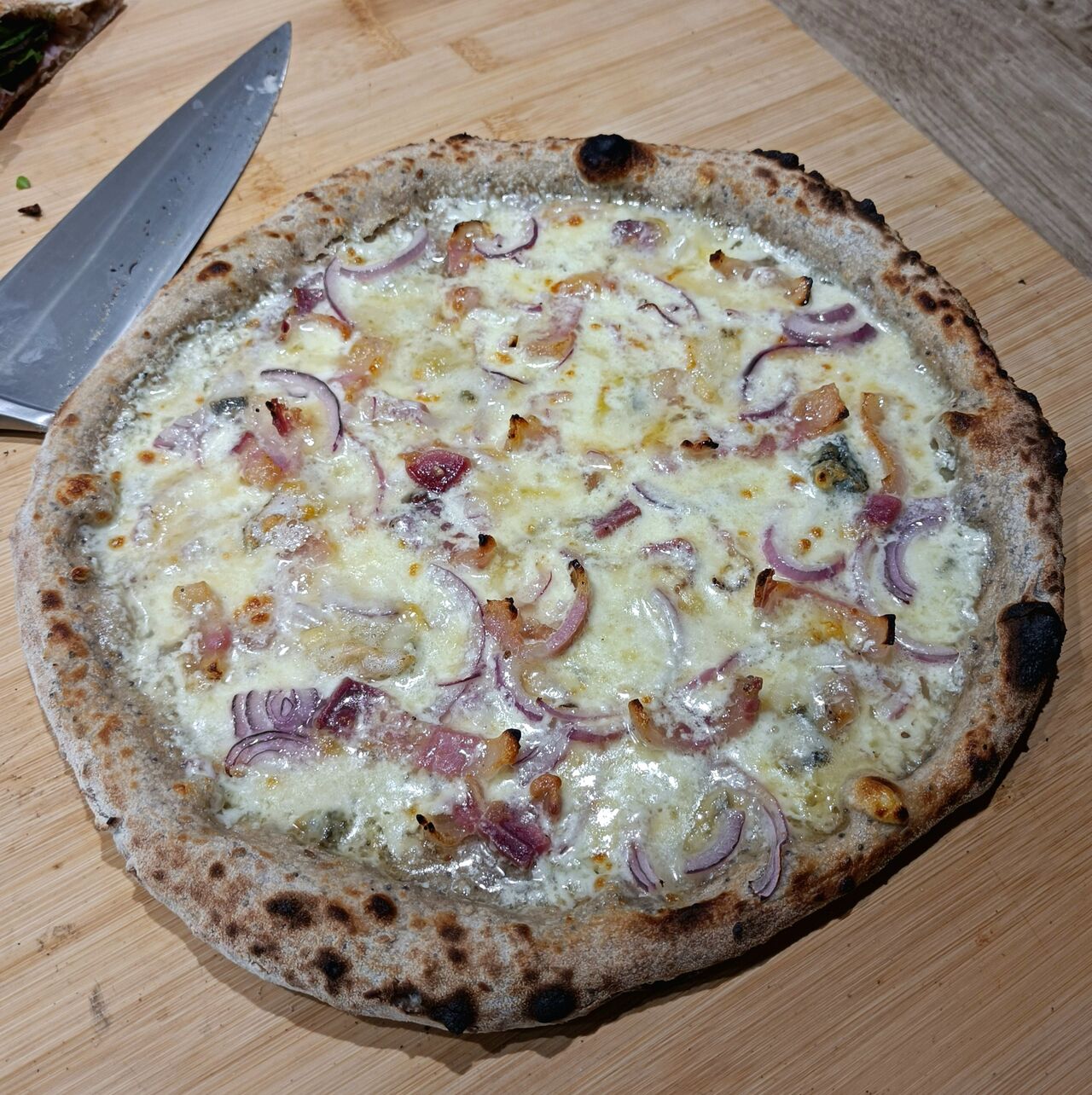 Pizza Verone - Base crème et pâte aux céréales 
