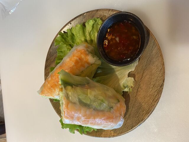 Rouleaux de printemps crevettes ebi, avocat 