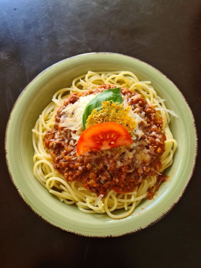 Spaghetti Bolognese
mit feinstes Bio Rindfleisch vom 