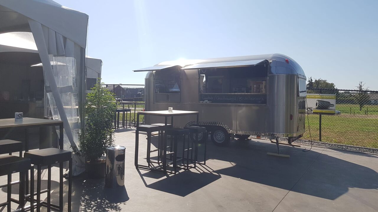 Op dit privé feest verzorgden wij een dessertenbuffet, ter plaatse maakten wij pannenkoeken, ijsjes en wafels