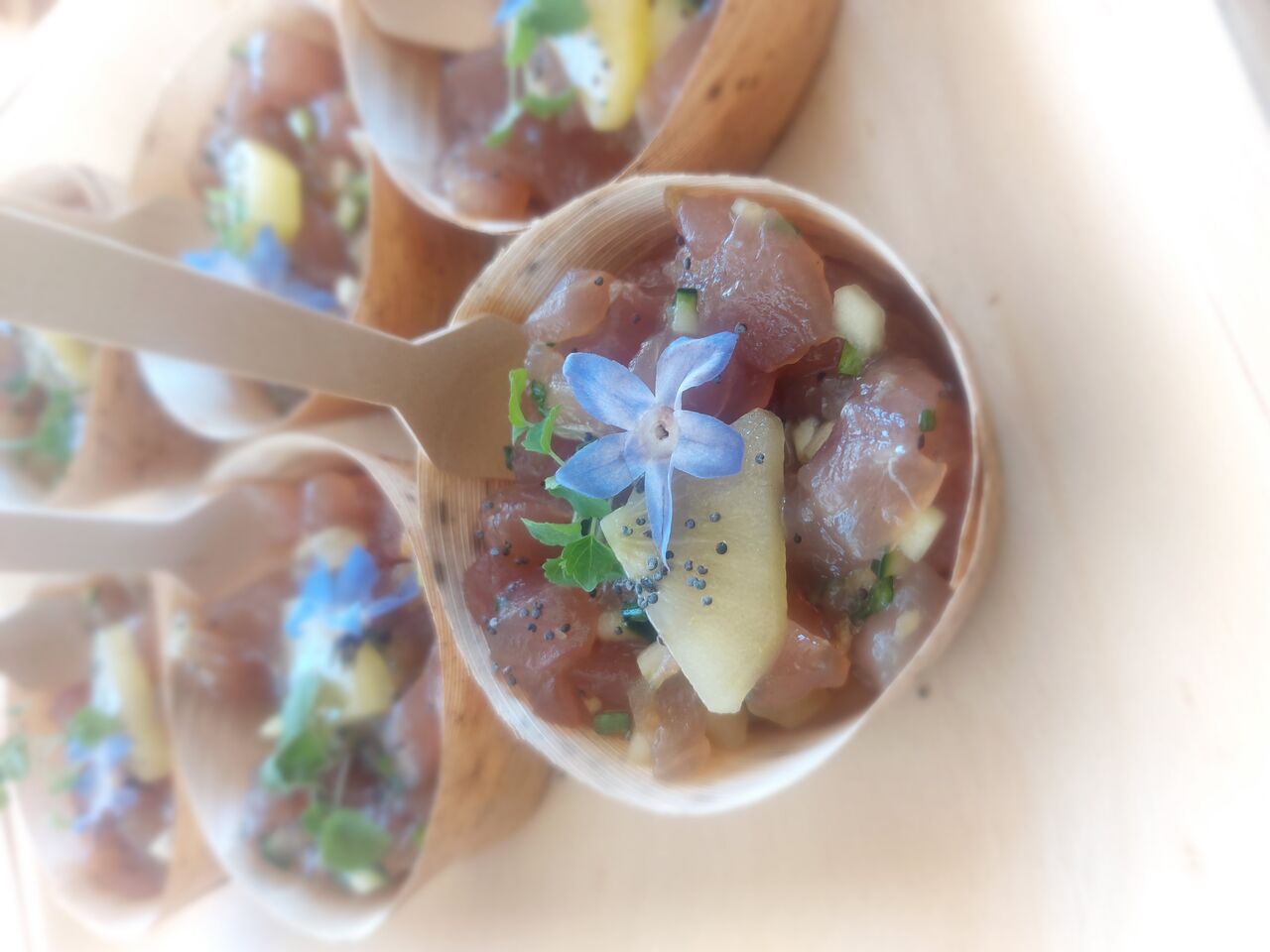 Tartare de thon à l asiatique (concombre et kiwi jaune 