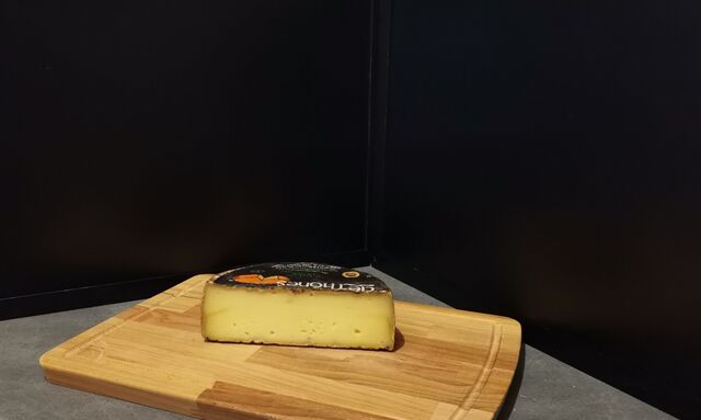 Tomme fermière de Savoie=22.20€ le kilo