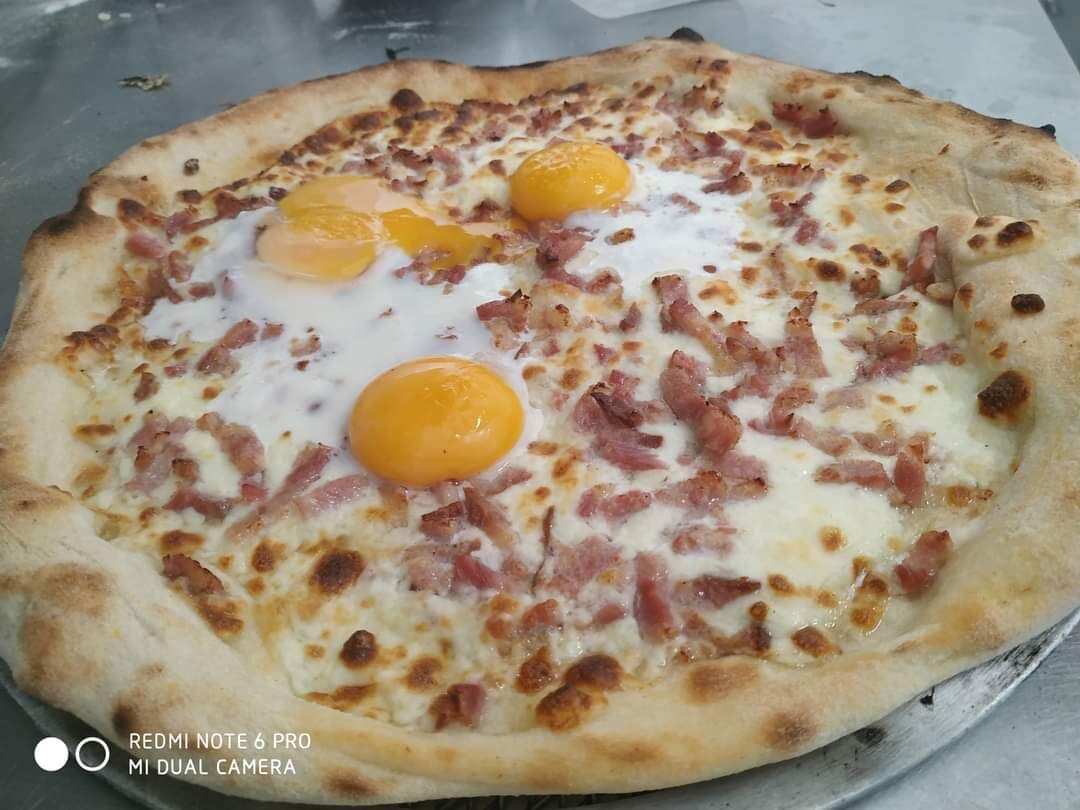 Carbonara 13€base crème / mozzarella / lardons / oeufs