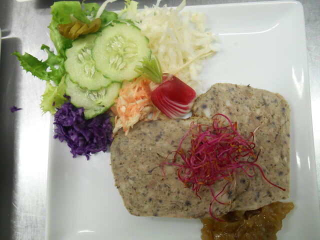 Terrine de campagne à la Carolus (biere Belge) et ses garnitures