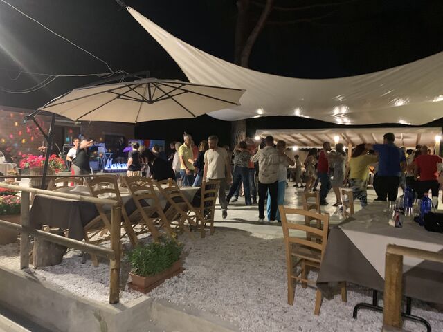 In Estate, il lunedì dalle ore 21:30 c’è il Ballo Liscio con l’orchestra Mariano Folk