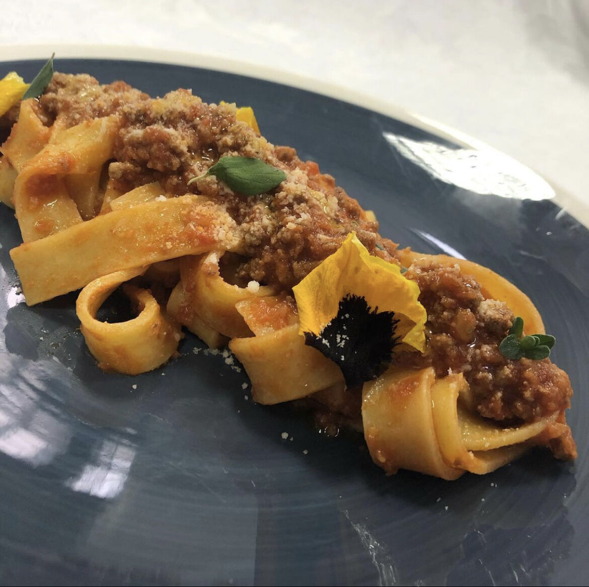 Pappardelle con ragù di Chianina e mandorle