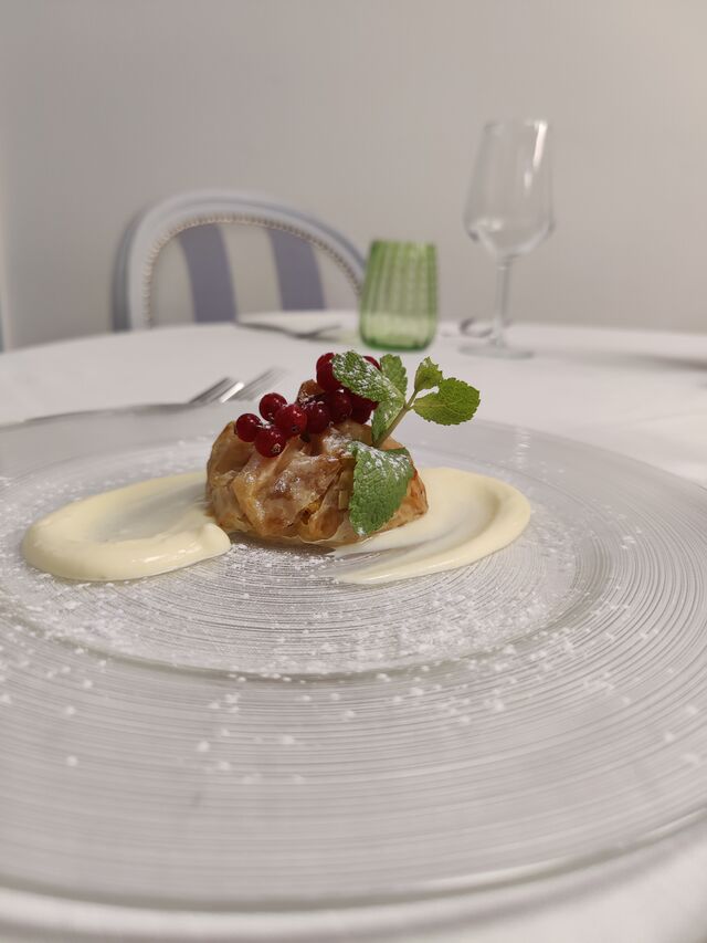 Fagottino con ananas, zenzero e crema inglese 