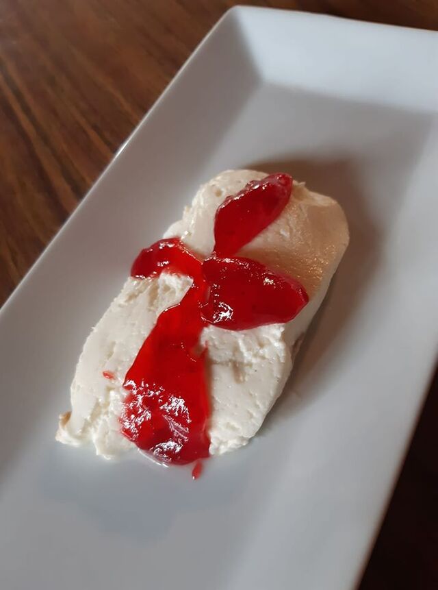 Tarta casera de Queso Fresco con Fresa.