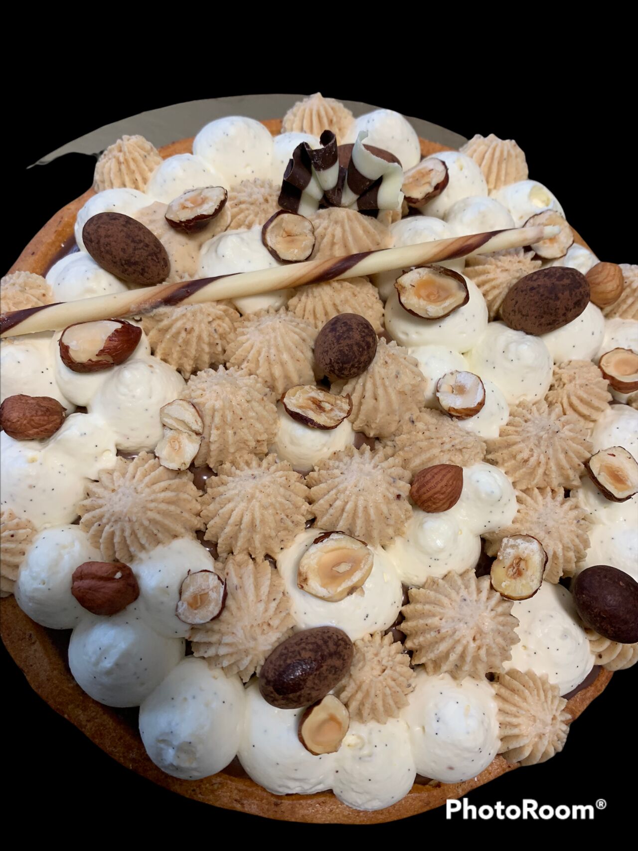 Tarte chocolat lait
Pâte sablée amandes
Croustillant praliné chocolat lait
Ganache vanille
Ganache praliné 