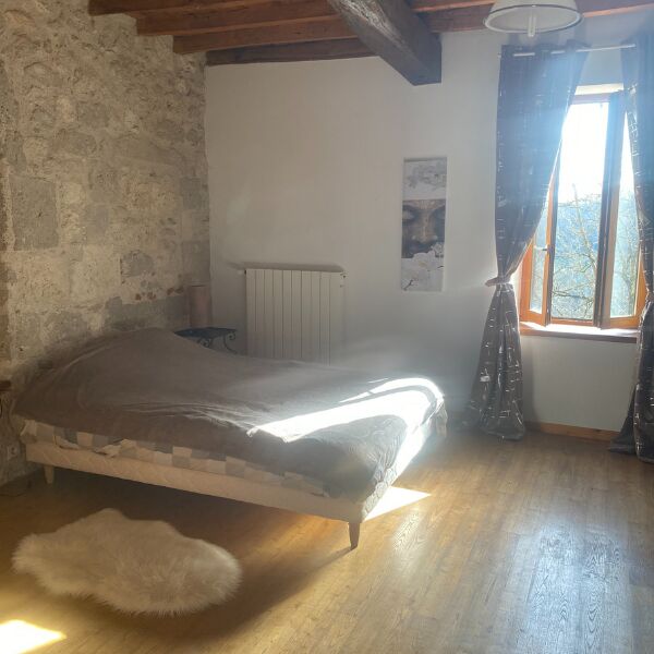 Chambre Mayor 1 er étage - 4 pers 1 lit dble + 2 lits simples Gigogne + Salle d'eau/wc pivative