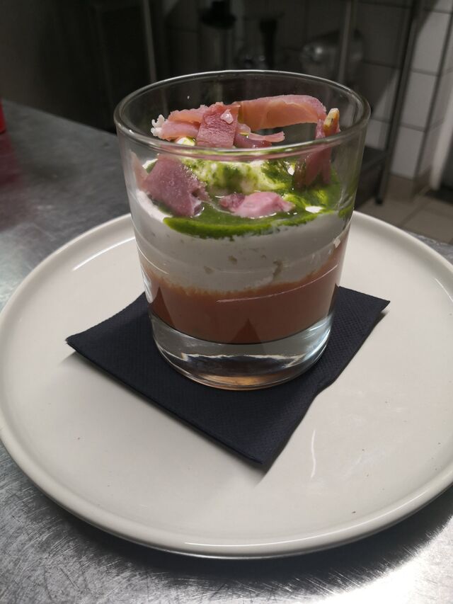 tiramisu mascarpone, parmesan, pistou et jambon italien