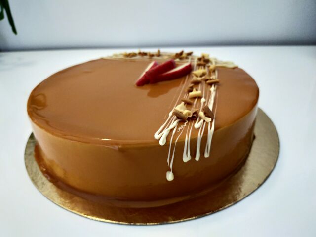 Entremets pommes caramel
Biscuit amande aux pommes
Mousse caramel
Insert pommes caramélisées