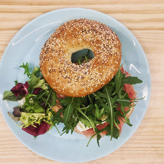 Bagel con pan crujiente 