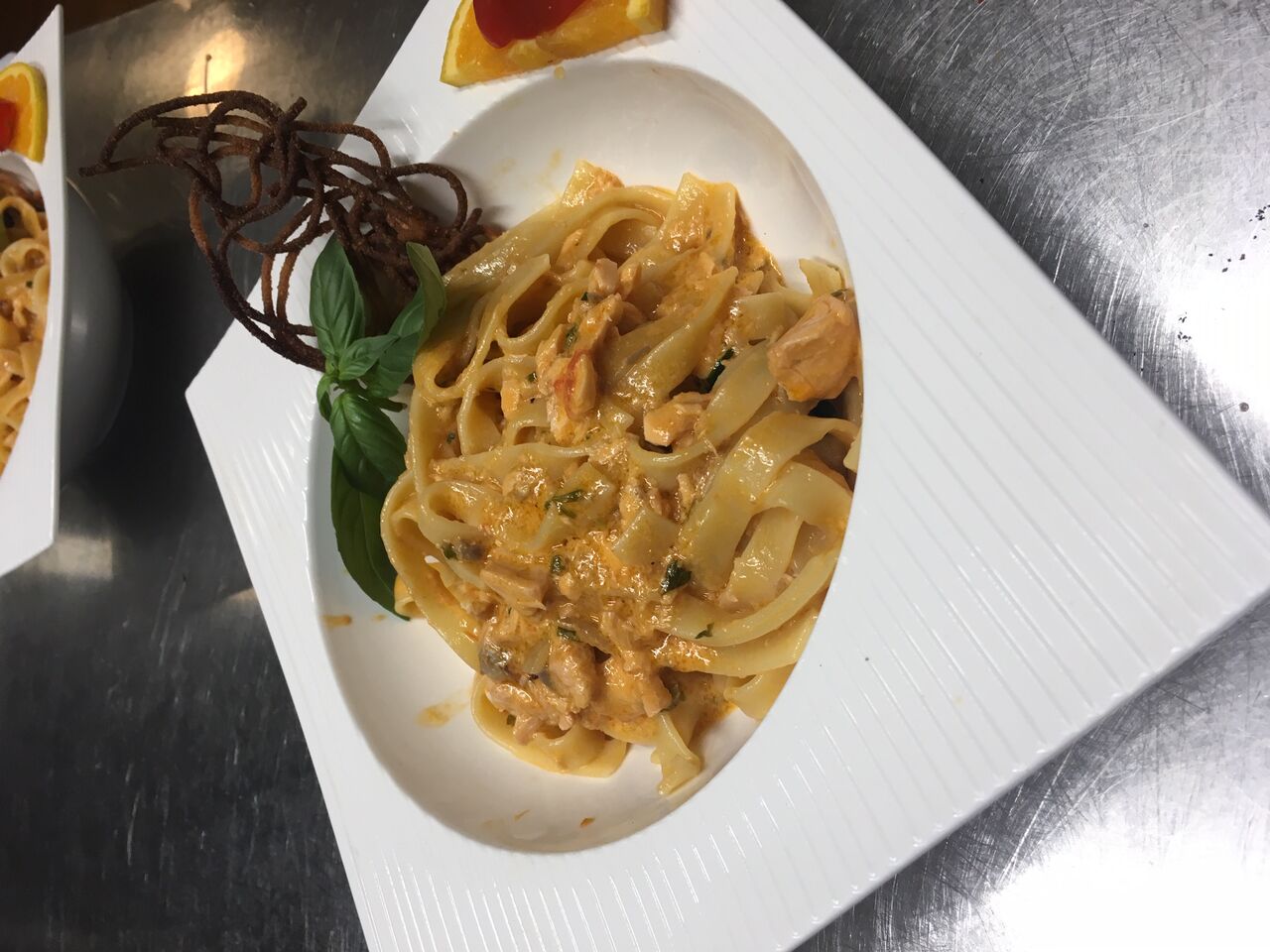 Fettuccine al Salmone.