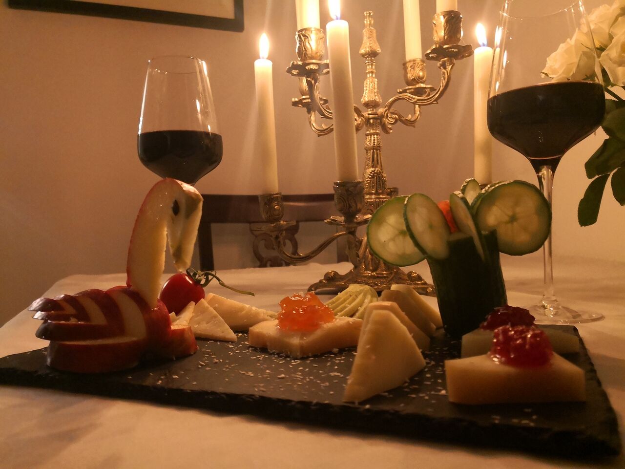 Un pahar de vin si o branza buna 