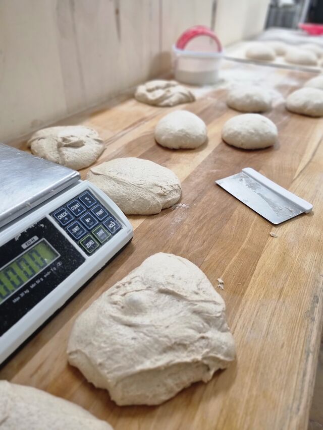 RUČNÍ POCTIVÁ PRÁCE