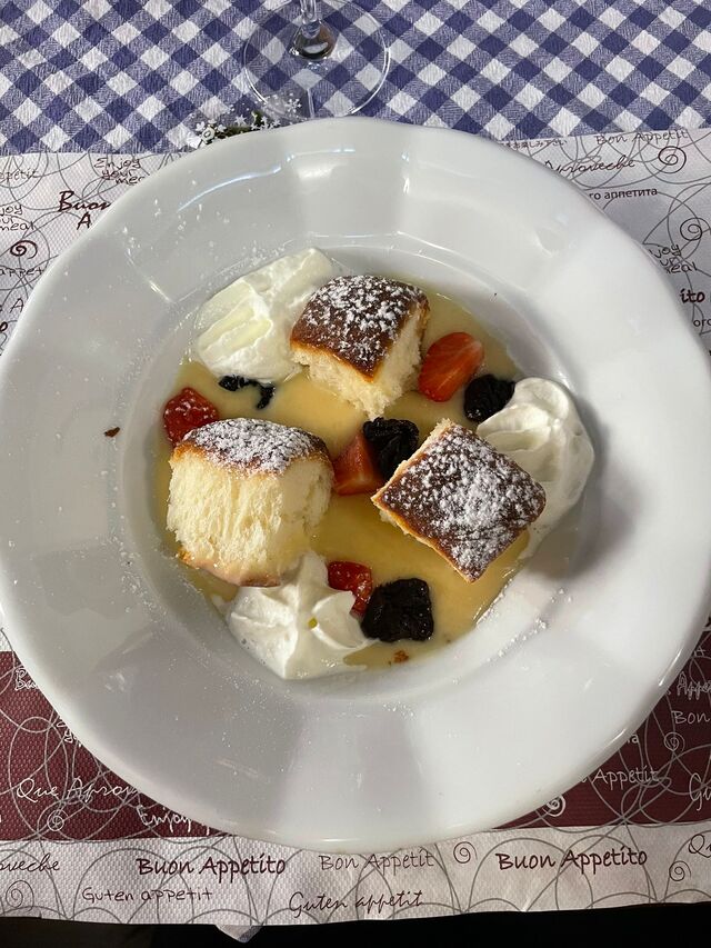 Dukátové buchtičky s vanilkovým krémem s portským vínem 