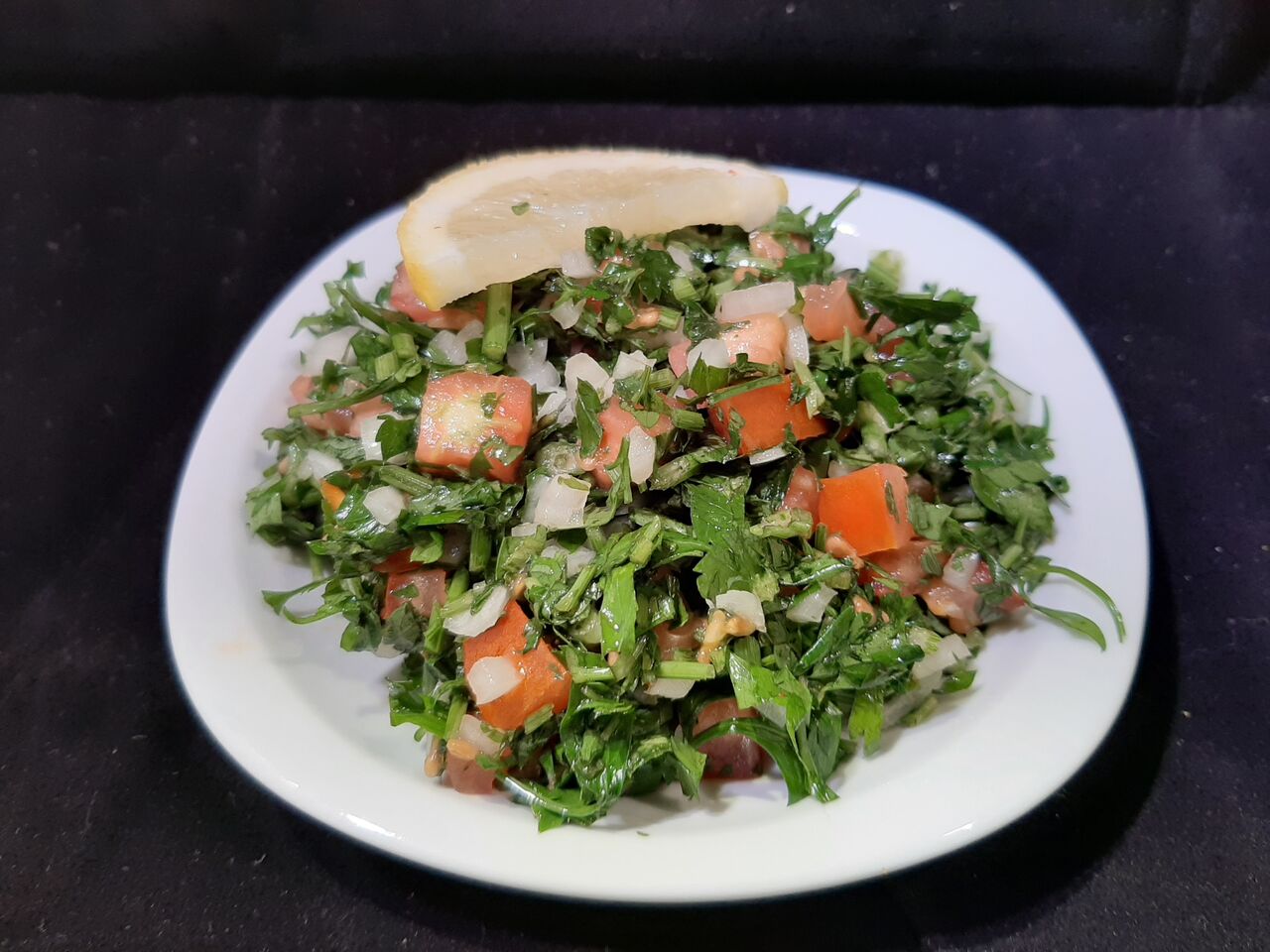 TABOULE
persil concassé, tomates, oignons, citron...