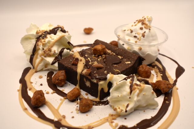 Brownies, sundae, topping et candie