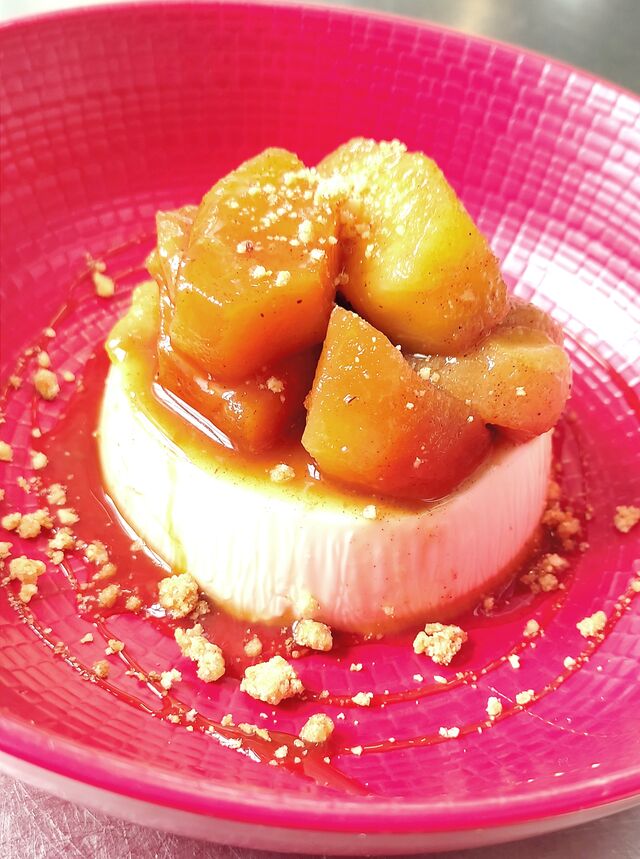 Panna cotta vanille et pommes caramélisées