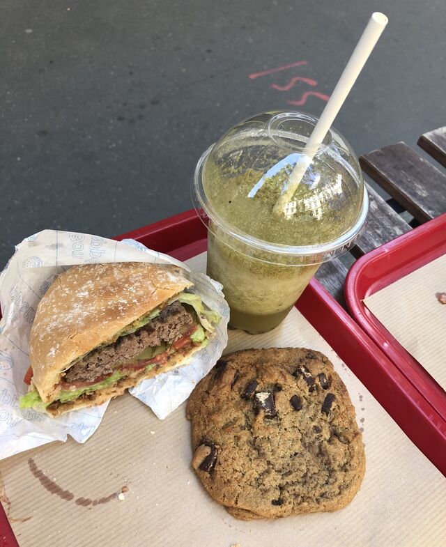 Bagel du mois de septembre, smoothie vert salicorne et cookie 